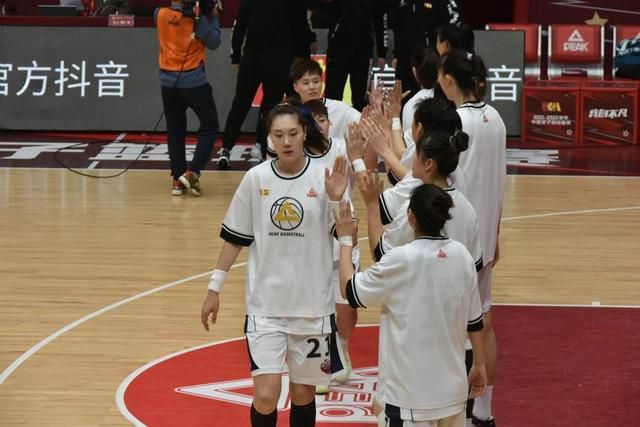 由于理论上罗马无法引进查洛巴，因此俱乐部已经退出了这笔转会议程。